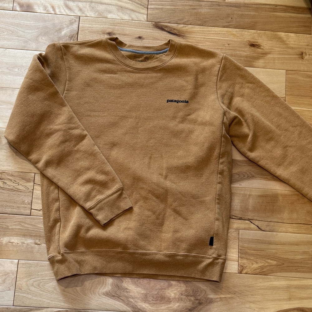 Patagonia Men's Tan Crewneck Sweatshirt